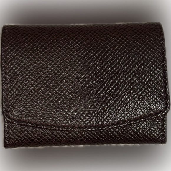 LOUIS VUITTON BORDEAUX COWHIDE LEATHER CUFFLINK POUCH IN UNUSED
AS NEW CONDITION - Picture 11 of 12